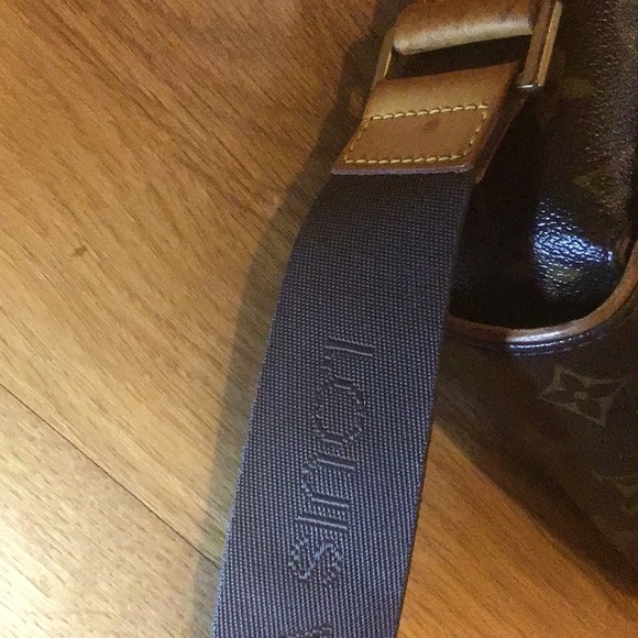 Louis Vuitton Abbesses Messenger CA0055 - Picture 14 of 16